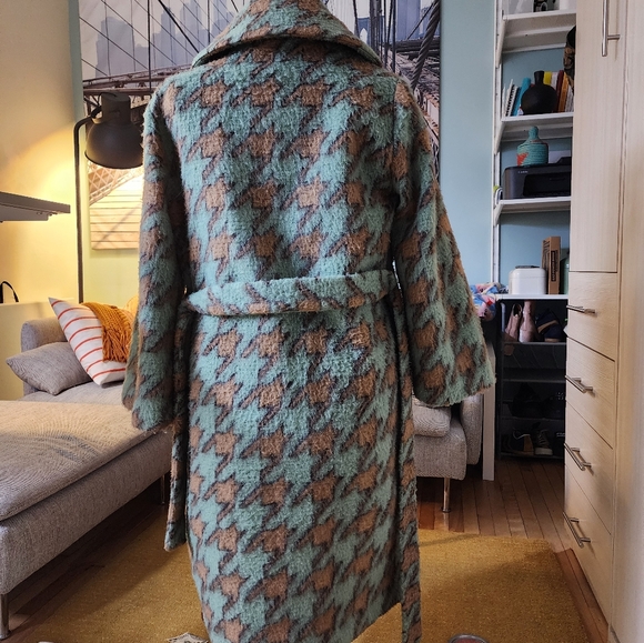 Overcoat - Picture 2 of 4